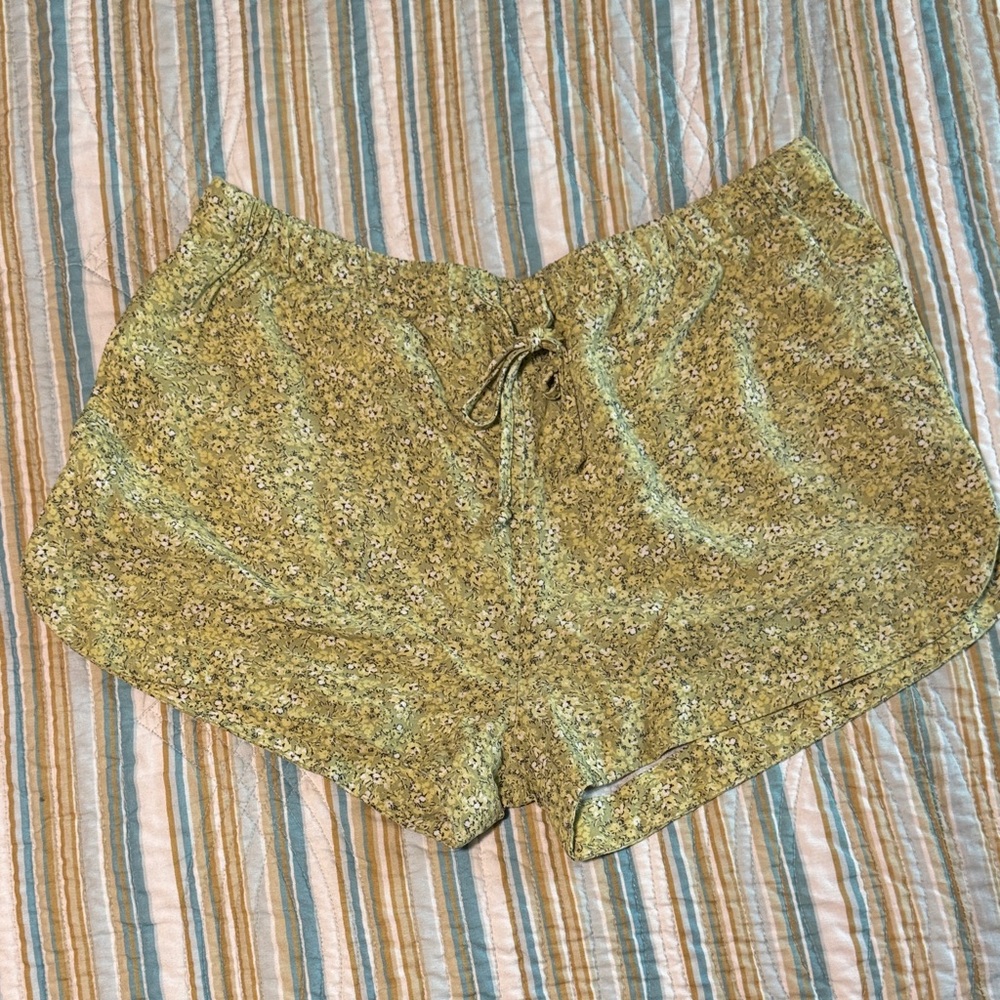 RVCA Floral Patterned Green Athletic Shorts